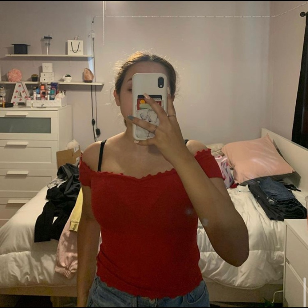 Hollister red top
